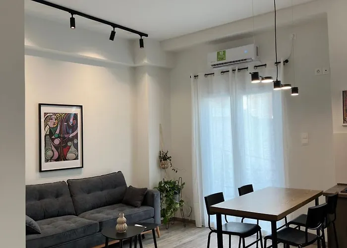 Petralona Private Urban