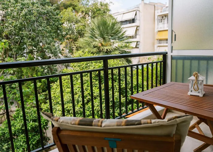 Cozy 2 Bedroom Apartment Gaia By Philoxenia